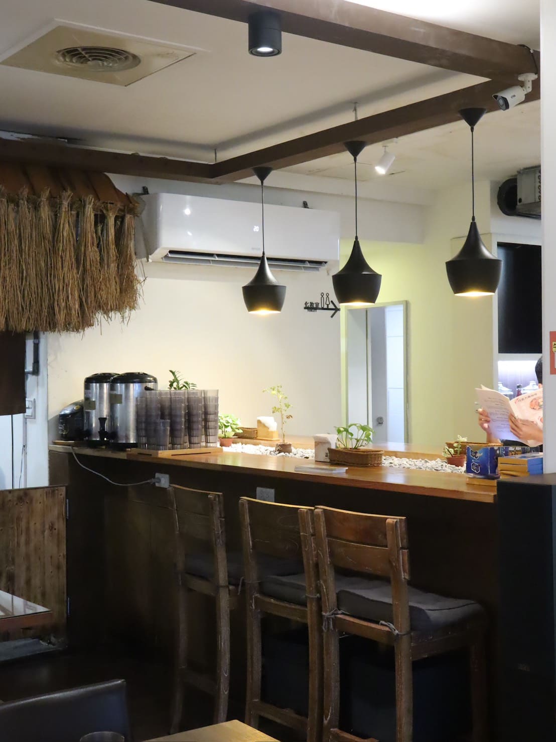 温咖哩｜台北咖哩控朝聖名店！現炒熟成創意咖哩太狂，肉量爆炸超有飽足感。連平日都排隊 – 艾瑞絲的吃貨日常