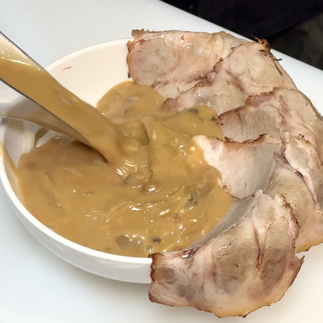 温咖哩｜台北咖哩控朝聖名店！現炒熟成創意咖哩太狂，肉量爆炸超有飽足感。連平日都排隊 – 艾瑞絲的吃貨日常