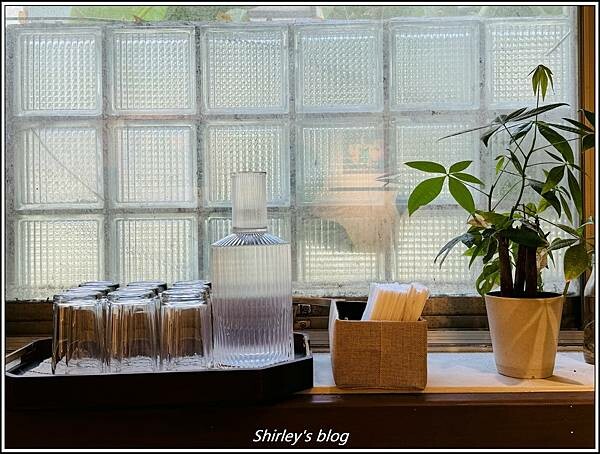 捷運科技大樓站 ‧ 浮生避難所