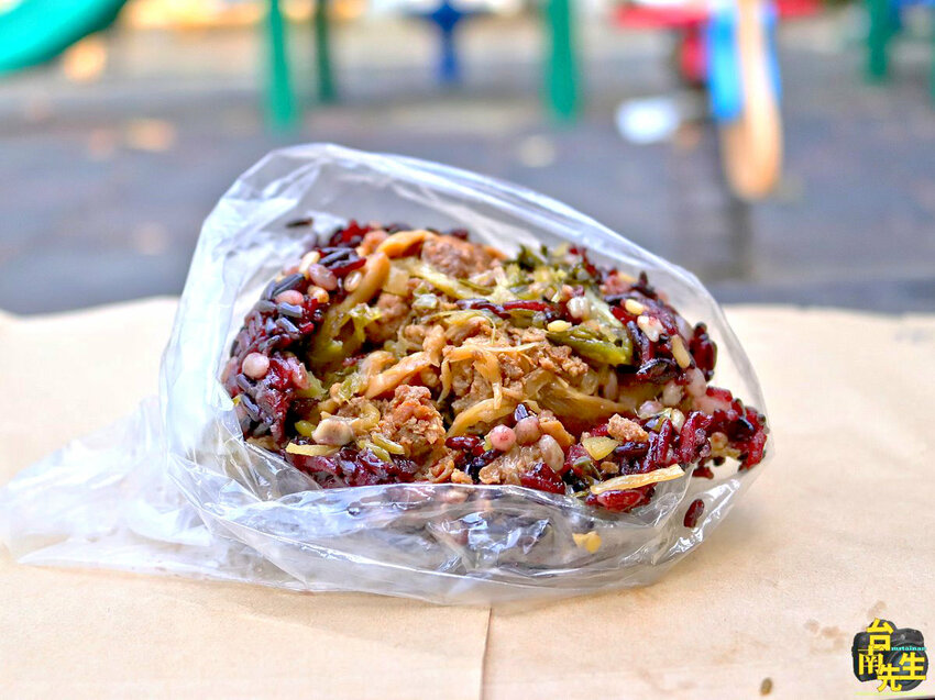 台南飯糰/每日限量3小時完售/沒事先預訂可能吃不到/自製備料現做現包/客製化服務要多大有多大/市面少見獨家食材