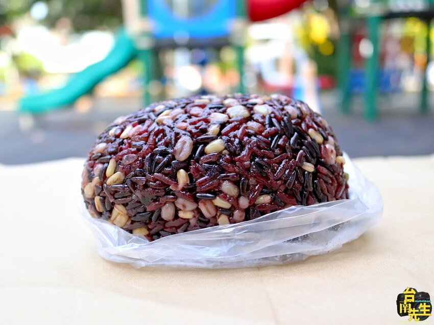 台南飯糰/每日限量3小時完售/沒事先預訂可能吃不到/自製備料現做現包/客製化服務要多大有多大/市面少見獨家食材