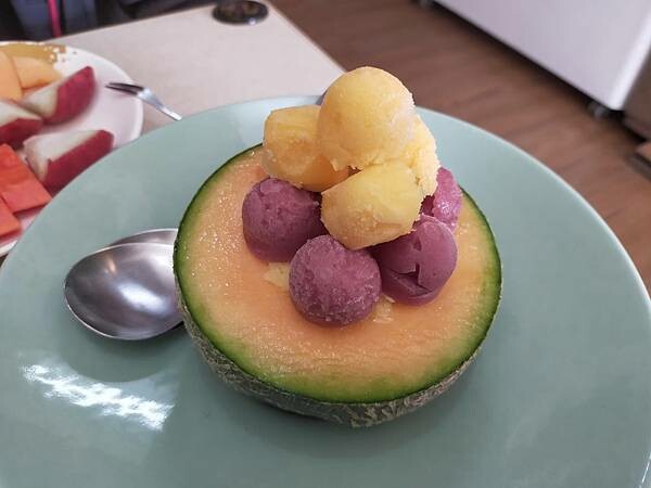 台南正興街泰成水果店~農曆大年初一~午餐後的健走行程~正興街