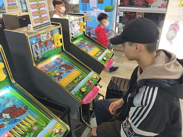 台南正興街泰成水果店~農曆大年初一~午餐後的健走行程~正興街