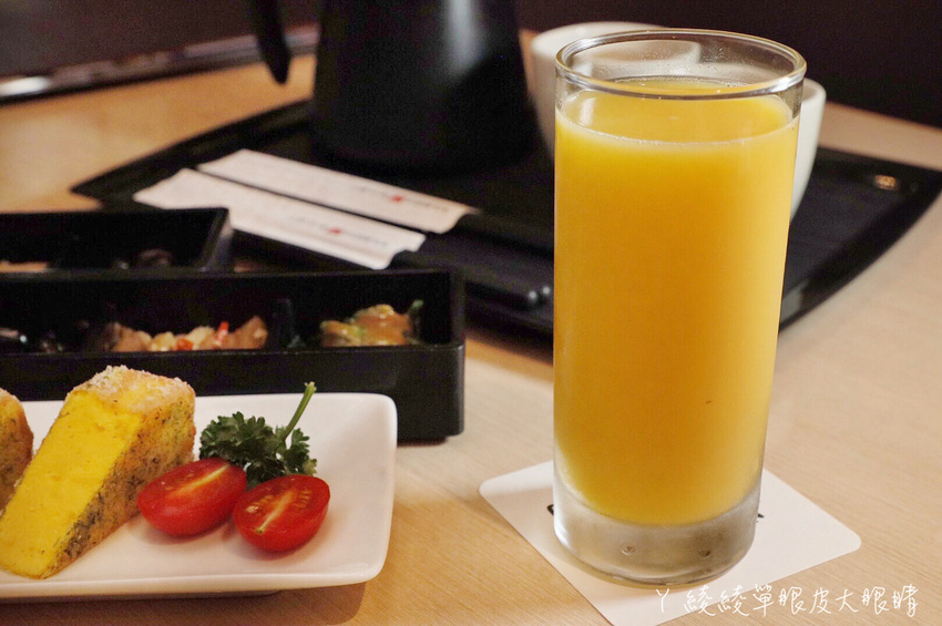 新竹火車站附近美食推薦勝博殿！主打厚實日式炸豬排定食，期間限定肥美多汁的廣島牡蠣 - ㄚ綾綾單眼皮大眼睛