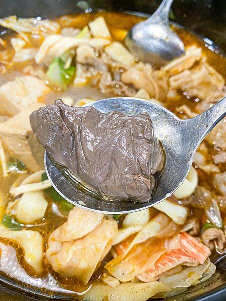 (台北芝山站)四爺麻辣鍋 天母SOGO美食 芝山美食火鍋麻辣鍋推薦 網美風小火鍋 麻辣鍋牛奶鍋好吃cp值高