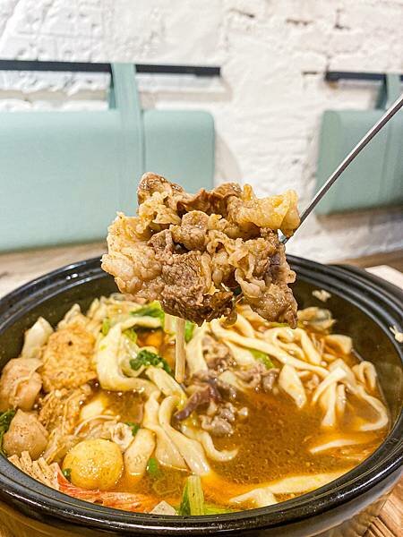 (台北芝山站)四爺麻辣鍋 天母SOGO美食 芝山美食火鍋麻辣鍋推薦 網美風小火鍋 麻辣鍋牛奶鍋好吃cp值高