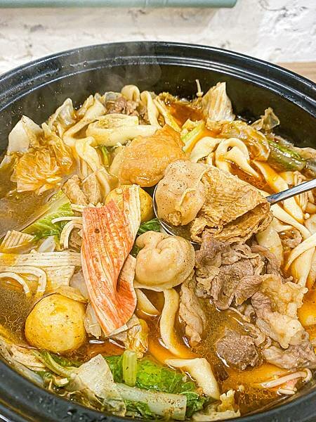 (台北芝山站)四爺麻辣鍋 天母SOGO美食 芝山美食火鍋麻辣鍋推薦 網美風小火鍋 麻辣鍋牛奶鍋好吃cp值高