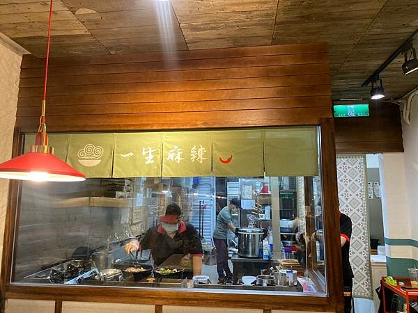 (台北芝山站)四爺麻辣鍋 天母SOGO美食 芝山美食火鍋麻辣鍋推薦 網美風小火鍋 麻辣鍋牛奶鍋好吃cp值高