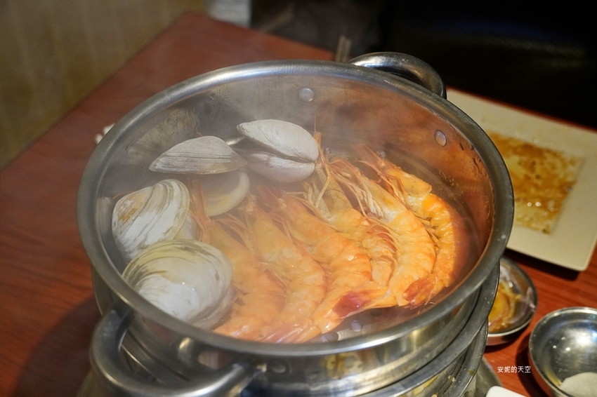 [蘆洲美食 甘釜京韓日燒肉料理]想吃創意燒肉來這裡 超狂料理給我滿滿驚喜 - 安妮的天空