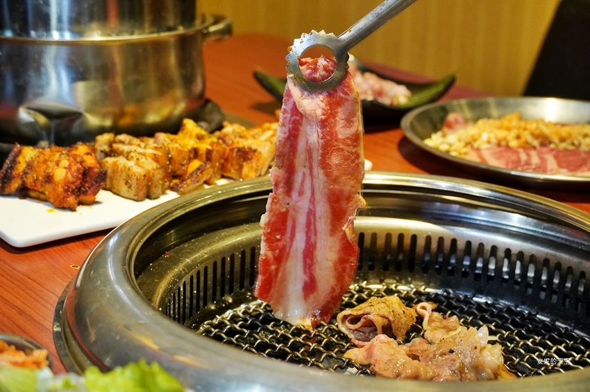 [蘆洲美食 甘釜京韓日燒肉料理]想吃創意燒肉來這裡 超狂料理給我滿滿驚喜 - 安妮的天空