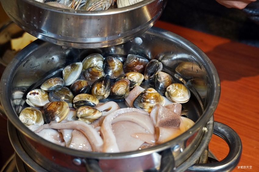 [蘆洲美食 甘釜京韓日燒肉料理]想吃創意燒肉來這裡 超狂料理給我滿滿驚喜 - 安妮的天空