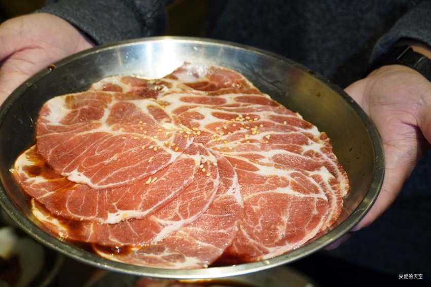 [蘆洲美食 甘釜京韓日燒肉料理]想吃創意燒肉來這裡 超狂料理給我滿滿驚喜 - 安妮的天空