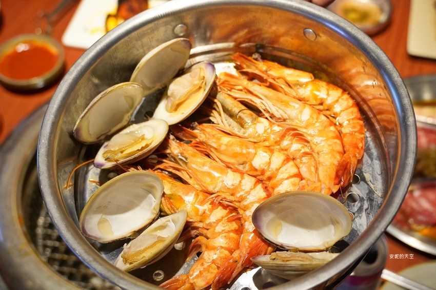 [蘆洲美食 甘釜京韓日燒肉料理]想吃創意燒肉來這裡 超狂料理給我滿滿驚喜 - 安妮的天空