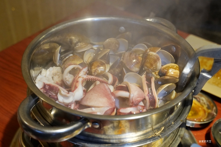 [蘆洲美食 甘釜京韓日燒肉料理]想吃創意燒肉來這裡 超狂料理給我滿滿驚喜 - 安妮的天空