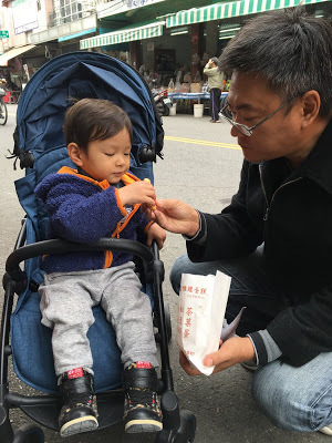 [台南美食] 新化老攤｜飄香一甲子的雞蛋糕（鴨蛋糕）、香蕉、車輪餅、茶葉蛋、鳥蛋，來新化老街必吃的古早味點心！