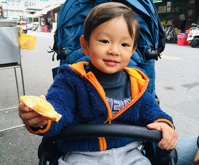 [台南美食] 新化老攤｜飄香一甲子的雞蛋糕（鴨蛋糕）、香蕉、車輪餅、茶葉蛋、鳥蛋，來新化老街必吃的古早味點心！