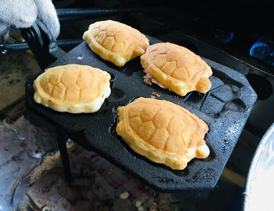 [台南美食] 新化老攤｜飄香一甲子的雞蛋糕（鴨蛋糕）、香蕉、車輪餅、茶葉蛋、鳥蛋，來新化老街必吃的古早味點心！