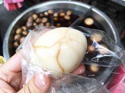 [台南美食] 新化老攤｜飄香一甲子的雞蛋糕（鴨蛋糕）、香蕉、車輪餅、茶葉蛋、鳥蛋，來新化老街必吃的古早味點心！