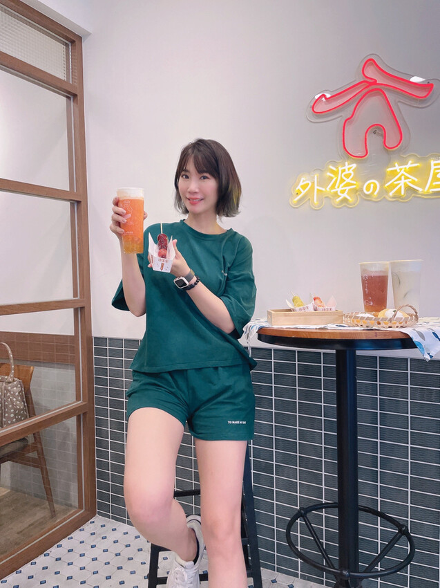 外婆的茶屋-桃園寶山店 ▏檸檬塔也可以用喝的!! 濃濃檸檬塔塩奶霜雪沙酸甜消暑。糖葫蘆搭配奶蓋手搖飲 創意新吃法。桃園美食