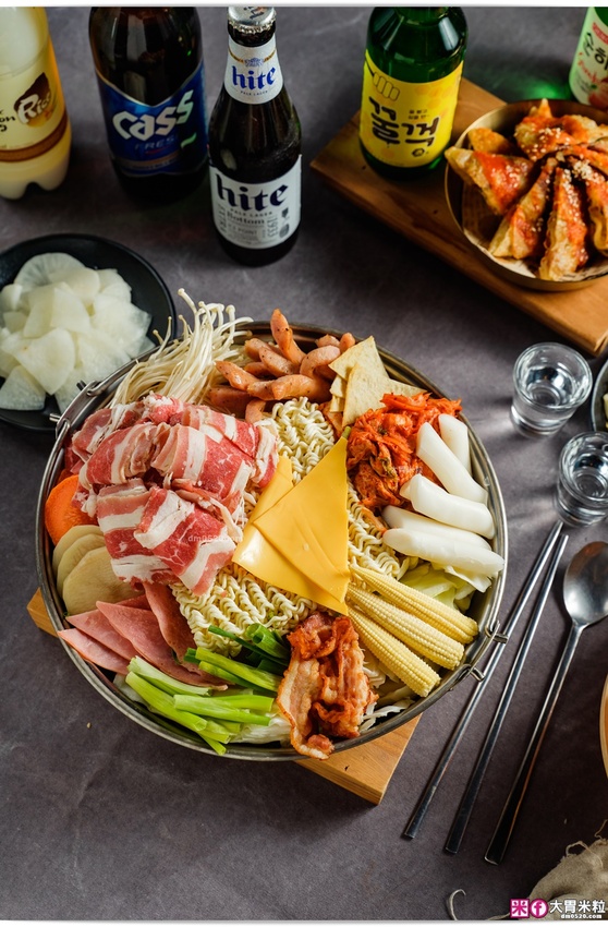 中壢人宵夜聚餐推薦~免出國感受韓劇酒館氣氛,BINGU BEER賓屋韓國小酒館,部隊鍋x韓式熱炒x韓國深水炸彈啤酒,中壢威尼斯影城美食推薦2021, @大胃米粒 DAVID & MILLY