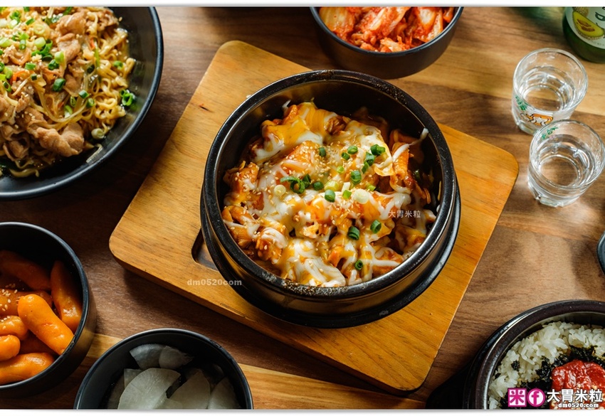 中壢人宵夜聚餐推薦~免出國感受韓劇酒館氣氛,BINGU BEER賓屋韓國小酒館,部隊鍋x韓式熱炒x韓國深水炸彈啤酒,中壢威尼斯影城美食推薦2021, @大胃米粒 DAVID & MILLY