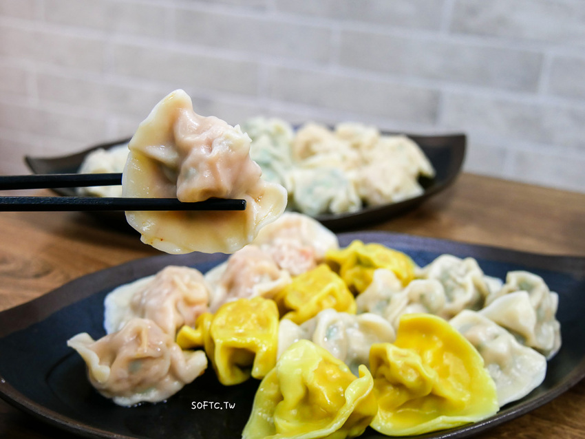 麟光站美食推薦》皇家水餃●麟光站在地超大顆爆餡水餃! 必吃招牌剝皮辣椒水餃 宅配冷凍水餃推薦 - 軟西，遊記