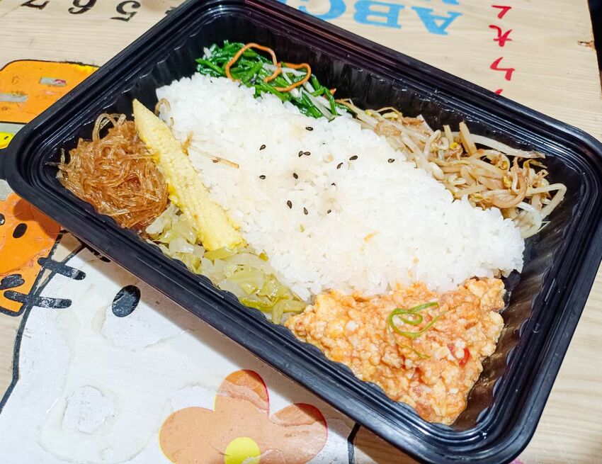 (江子翠捷運站)板橋隱藏於巷弄內的私房料理,期間限定百來元便當,腿庫跟排骨都好吃-思廚手作私房料理 @Nancy將的生活筆計本