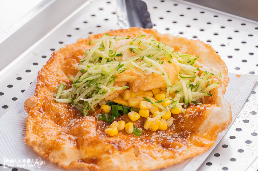 必吃嘉義在地小吃推薦:偉仔炸蛋蔥油餅 / WalkerLand窩客島整理提供 未經許可不可轉載 必吃嘉義在地小吃推薦:偉仔炸蛋蔥油餅 / WalkerLand窩客島整理提供 未經許可不可轉載