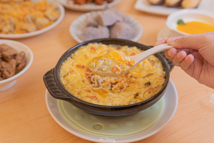 台中南屯區、公益路美食 不葷主義茶餐廰,超美高挑環境,精緻茶點、餐點,成為台中必拍必吃素食餐廳。