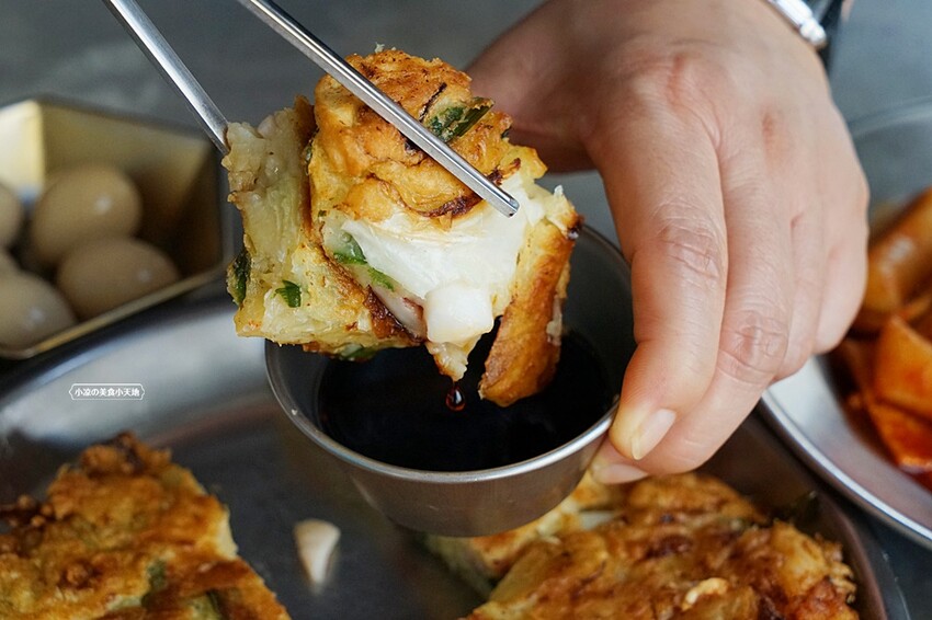 台中超人氣韓式料理｜韓食創意新滋味，單點、套餐任你選，提供六種小菜無限續點，還免服務費！！