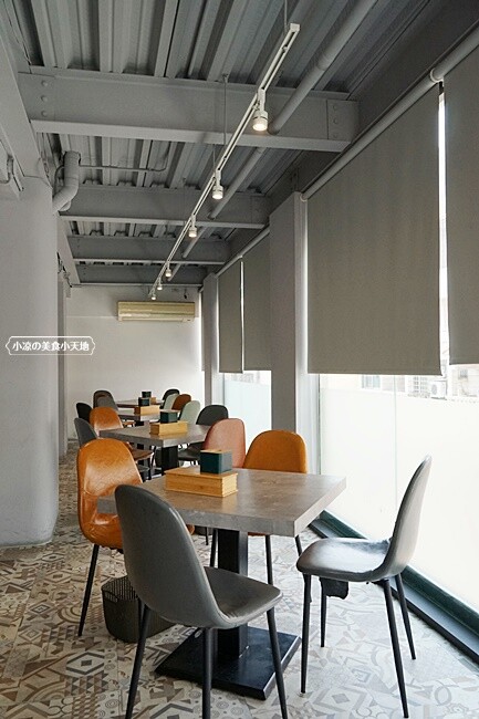 台中超人氣韓式料理｜韓食創意新滋味，單點、套餐任你選，提供六種小菜無限續點，還免服務費！！