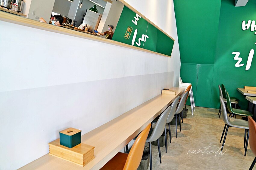 【台中】西區｜掰哩掰哩，黑色韓式炸醬麵，粉紅醬辣炒年糕，台中創意韓式料理