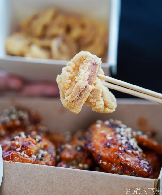 大推這家台東韓式炸雞-辣醬雞翅也太好吃啦，香辣滋味讓人停不下來，這家甜不辣根本屌打專賣店，甜醬炸年糕也好吃@跳躍的宅男