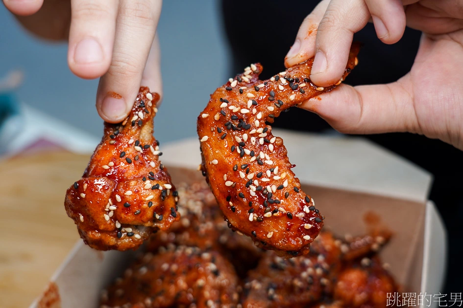 大推這家台東韓式炸雞-辣醬雞翅也太好吃啦，香辣滋味讓人停不下來，這家甜不辣根本屌打專賣店，甜醬炸年糕也好吃@跳躍的宅男