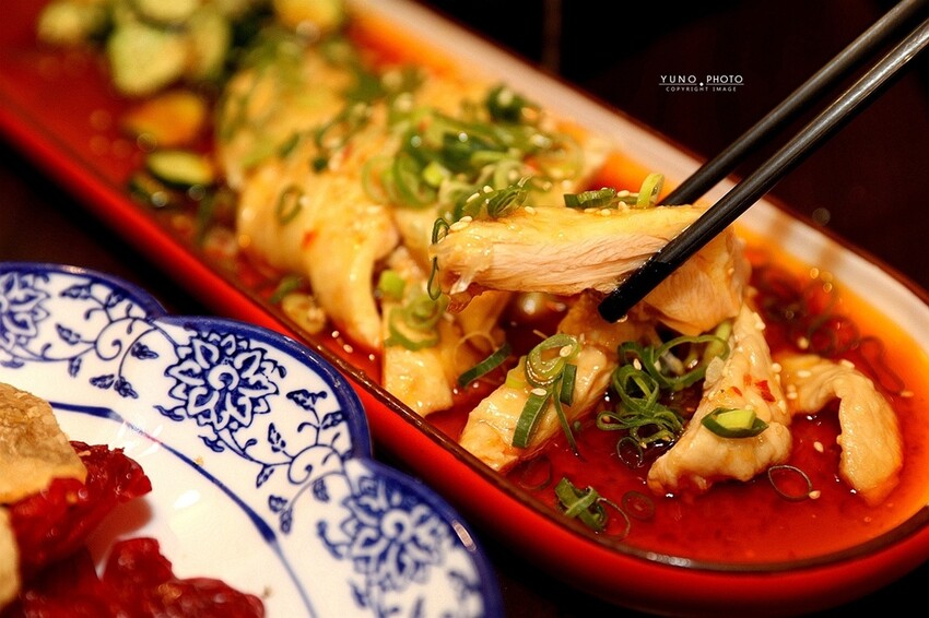 宮廷風川味御膳！一鴨四吃超銷魂 大口咬下邊吃邊滴汁｜LA時尚川菜-永康店(台南超人氣川菜館)