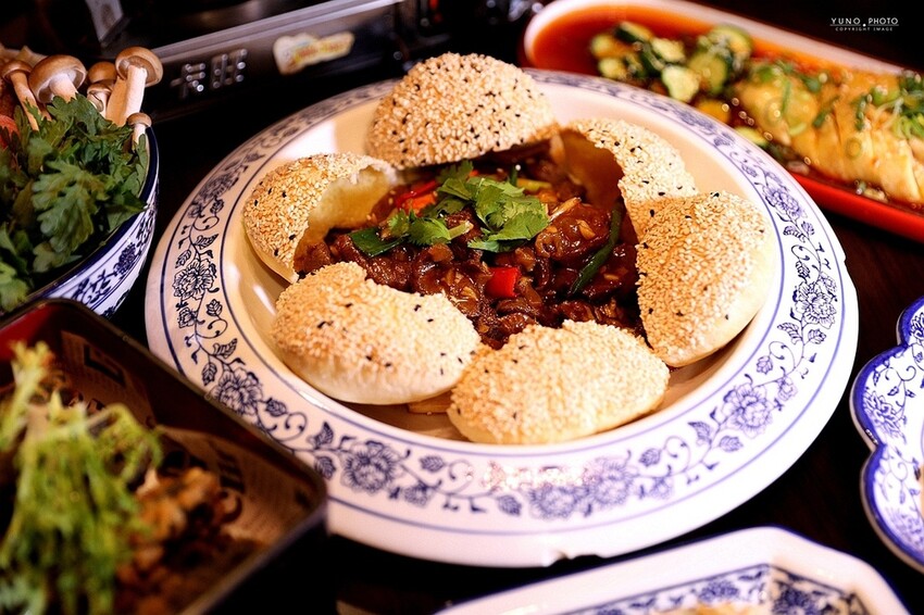 宮廷風川味御膳！一鴨四吃超銷魂 大口咬下邊吃邊滴汁｜LA時尚川菜-永康店(台南超人氣川菜館)