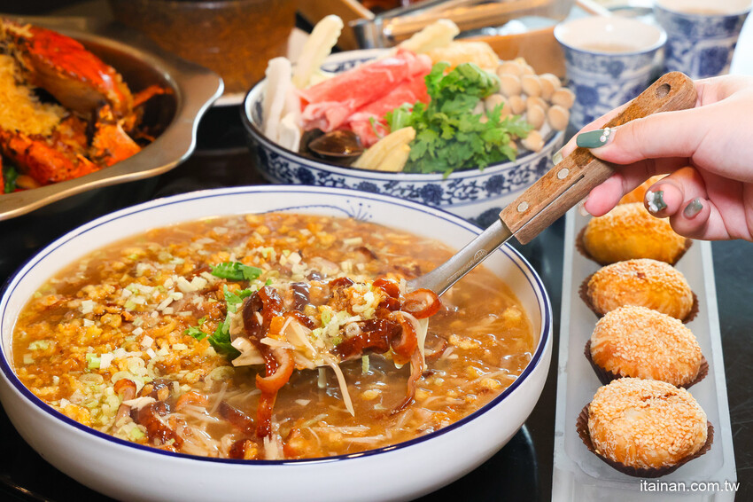 一秒到宮廷!結合創新潮流又吃得出底氣的新式川菜，招牌片皮鴨必吃，烤鴨肉燥飯讓人驚艷「LA時尚川菜」永康店 @台南好Food遊