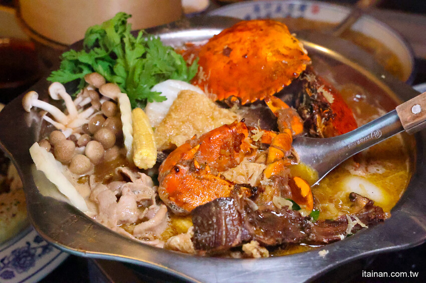 一秒到宮廷!結合創新潮流又吃得出底氣的新式川菜，招牌片皮鴨必吃，烤鴨肉燥飯讓人驚艷「LA時尚川菜」永康店 @台南好Food遊