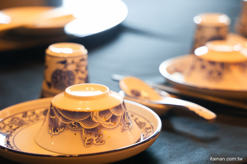 一秒到宮廷!結合創新潮流又吃得出底氣的新式川菜，招牌片皮鴨必吃，烤鴨肉燥飯讓人驚艷「LA時尚川菜」永康店 @台南好Food遊