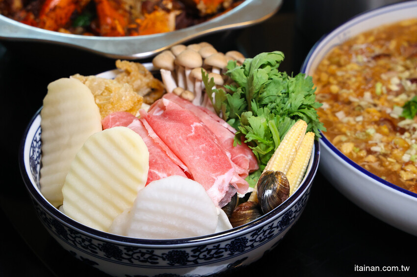 一秒到宮廷!結合創新潮流又吃得出底氣的新式川菜，招牌片皮鴨必吃，烤鴨肉燥飯讓人驚艷「LA時尚川菜」永康店 @台南好Food遊