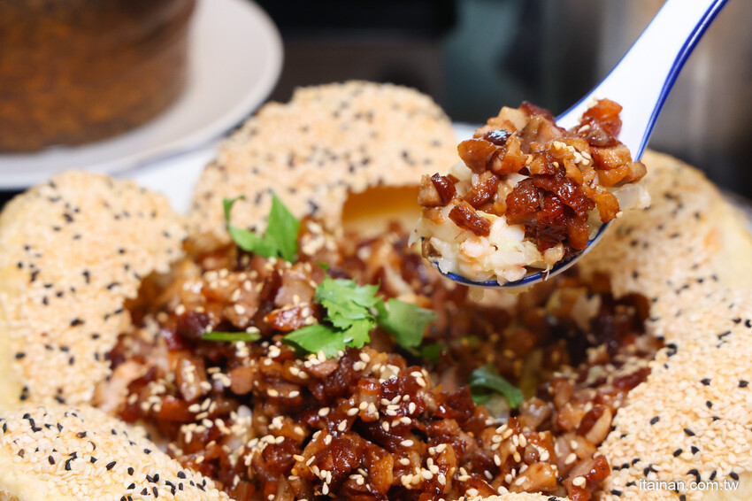 一秒到宮廷!結合創新潮流又吃得出底氣的新式川菜，招牌片皮鴨必吃，烤鴨肉燥飯讓人驚艷「LA時尚川菜」永康店 @台南好Food遊