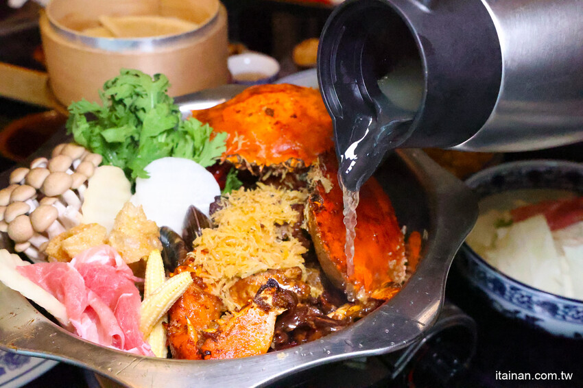 一秒到宮廷!結合創新潮流又吃得出底氣的新式川菜，招牌片皮鴨必吃，烤鴨肉燥飯讓人驚艷「LA時尚川菜」永康店 @台南好Food遊