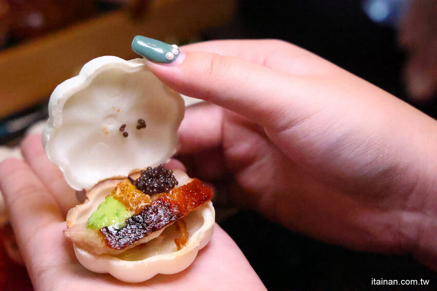 一秒到宮廷!結合創新潮流又吃得出底氣的新式川菜，招牌片皮鴨必吃，烤鴨肉燥飯讓人驚艷「LA時尚川菜」永康店 @台南好Food遊