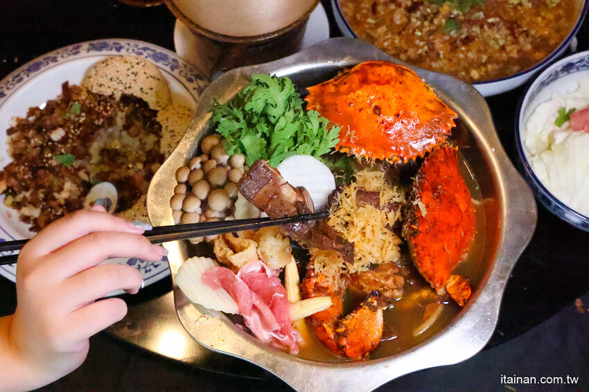 一秒到宮廷!結合創新潮流又吃得出底氣的新式川菜，招牌片皮鴨必吃，烤鴨肉燥飯讓人驚艷「LA時尚川菜」永康店 @台南好Food遊