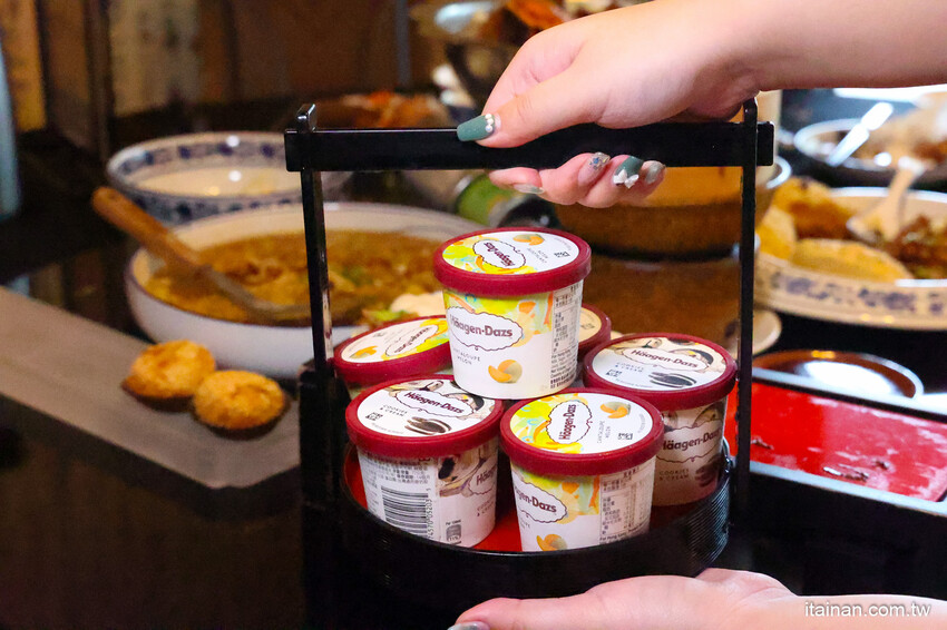 一秒到宮廷!結合創新潮流又吃得出底氣的新式川菜，招牌片皮鴨必吃，烤鴨肉燥飯讓人驚艷「LA時尚川菜」永康店 @台南好Food遊