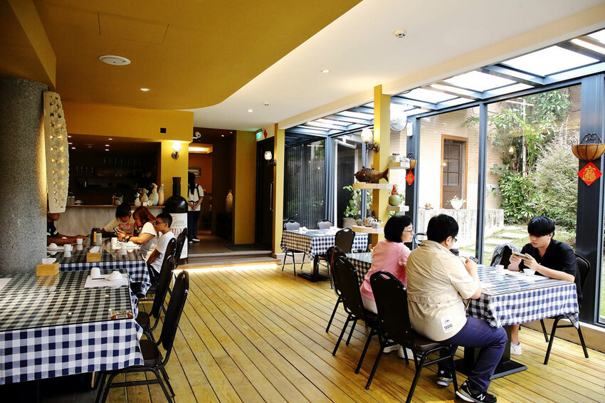 竹科寶山特區隱藏版茶餐廳，超美玻璃屋餐廳，好吃、好美、好好拍