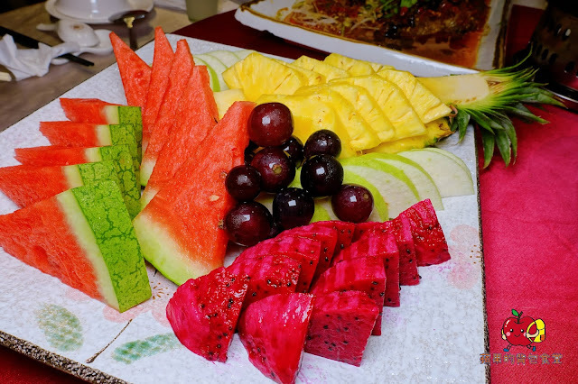 [合菜 台式料理] 新竹竹北 春耕餐廳 湯頭鮮甜料多芋鴨米粉鍋 辣香開胃川椒鮮魚 充滿酒香及中藥香的軟嫩油雞腿 新竹合菜