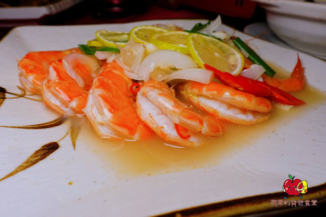 [合菜 台式料理] 新竹竹北 春耕餐廳 湯頭鮮甜料多芋鴨米粉鍋 辣香開胃川椒鮮魚 充滿酒香及中藥香的軟嫩油雞腿 新竹合菜