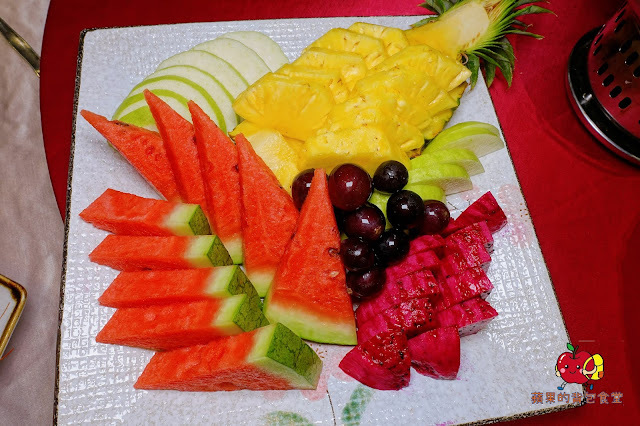 [合菜 台式料理] 新竹竹北 春耕餐廳 湯頭鮮甜料多芋鴨米粉鍋 辣香開胃川椒鮮魚 充滿酒香及中藥香的軟嫩油雞腿 新竹合菜