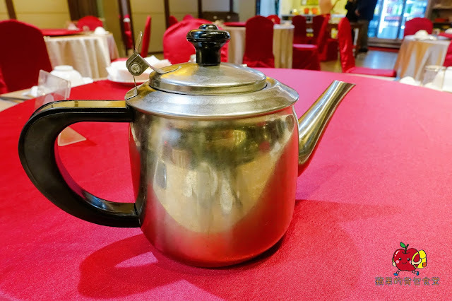 [合菜 台式料理] 新竹竹北 春耕餐廳 湯頭鮮甜料多芋鴨米粉鍋 辣香開胃川椒鮮魚 充滿酒香及中藥香的軟嫩油雞腿 新竹合菜